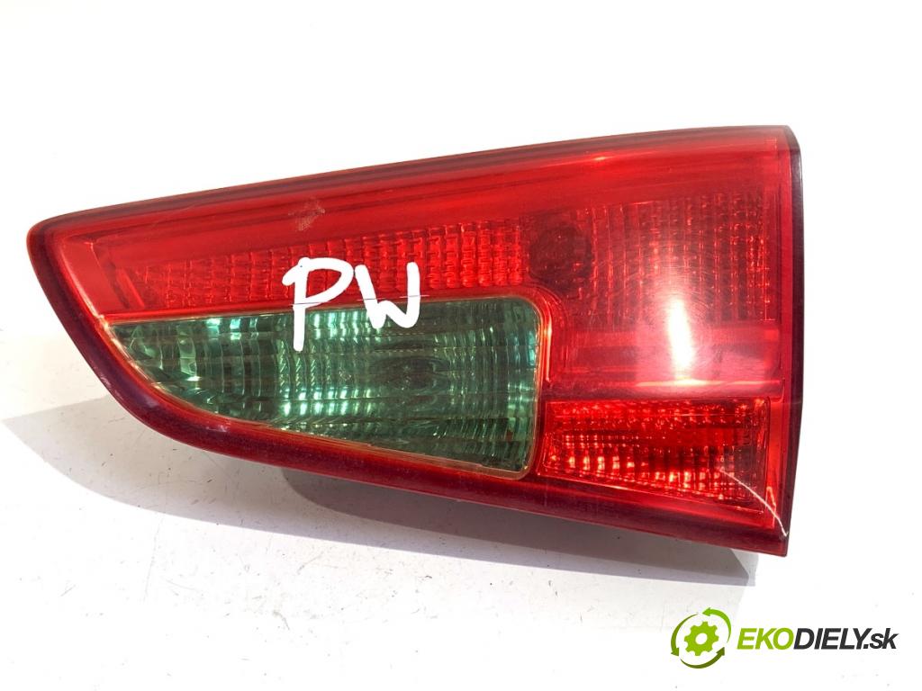 KIA CEED Kombi 2013 81 kW 1.6 CRDi 110 1582 světlo pravý zadní část vnitřní 92404-A23