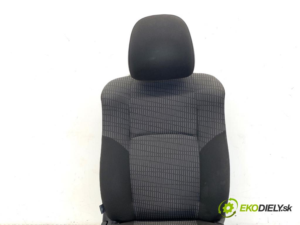 TOYOTA AVENSIS T27 Kombi 2011 108 kW 1.8 (ZRT271_) 1798 Sedadlo pravy predný