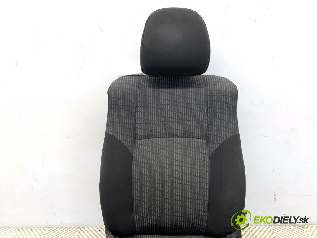 TOYOTA AVENSIS T27 Kombi 2011 108 kW 1.8 (ZRT271_) 1798 Sedadlo ľavy predný