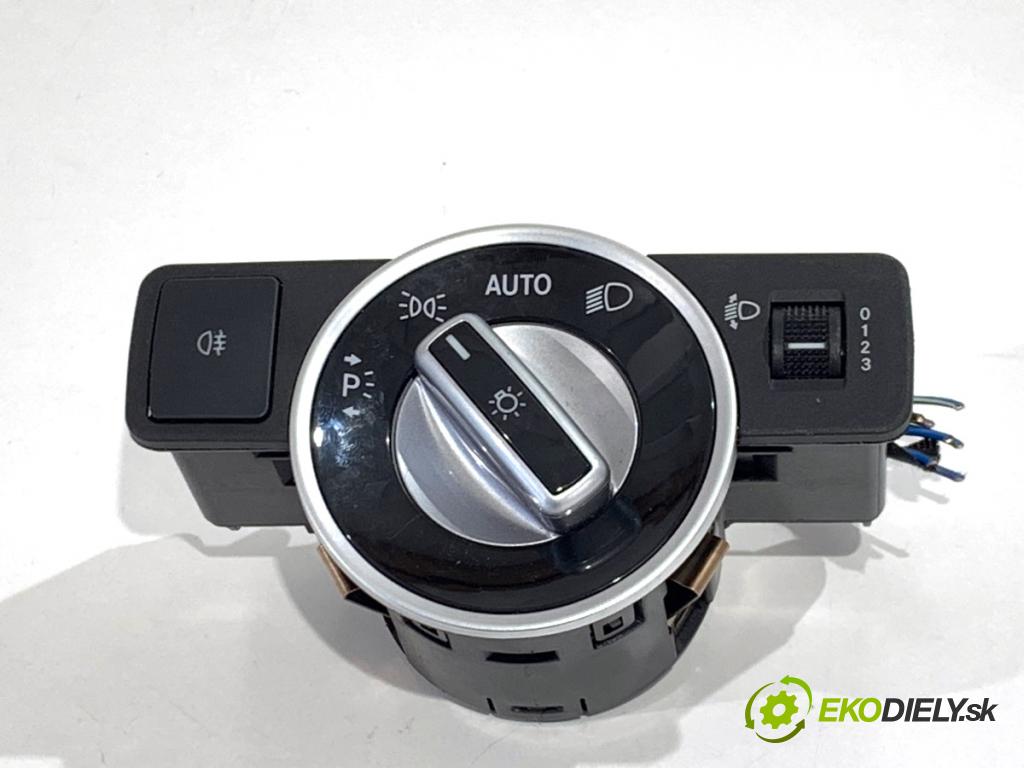 MERCEDES-BENZ W246 liftback 2012 100 kW B 200 CDI (246.201) 1796 Spínač svetiel A2049053103