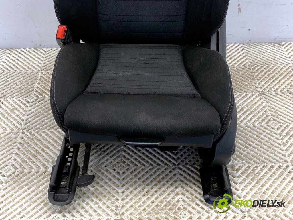 MERCEDES-BENZ GLC SUV 2020 143 kW 220 d 4-matic (253.915) 1950 Sedadlo ľavy predný