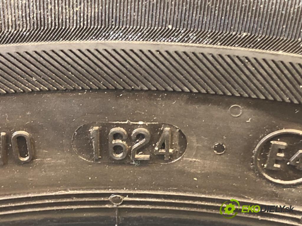 --- ---      PNEUMATIKY: VÍCENÁ SEZÓNA: 185/65 15"