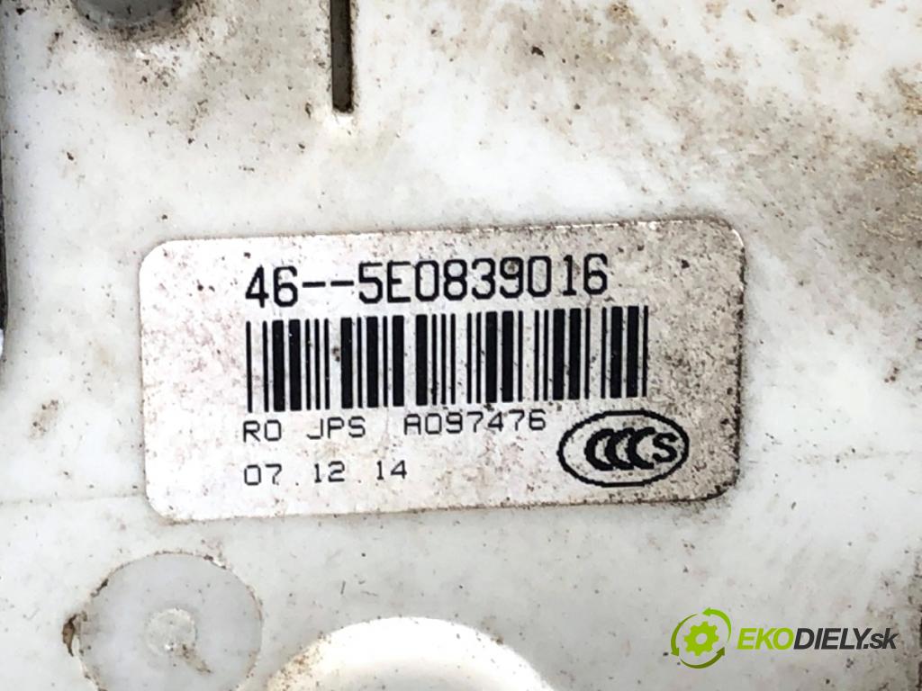 VW PASSAT B8 Kombi 2014 110 kW 2.0 TDI 1968 zámok dveře pravý zadní část 5E0839016