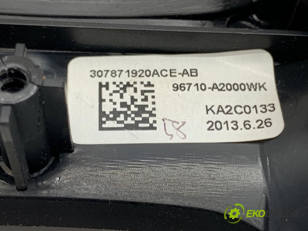 KIA CEED Kombi 2013 81 kW 1.6 CRDi 110 1582 SPÍNAČE: volantu 96710-A2000