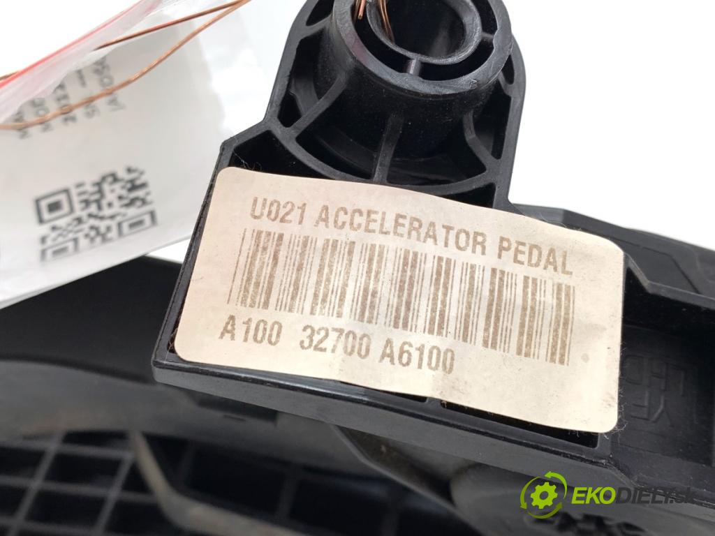 KIA CEED Kombi 2013 81 kW 1.6 CRDi 110 1582 potenciometr plynového pedálu 32700-A6100 (Potenciometr plynového pedálu)