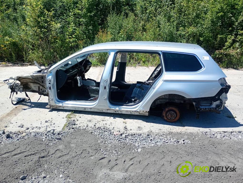 VW PASSAT B8 Kombi 2014 110 kW 2.0 TDI 1968 karoséria ČTVRŤÁK: Blatník prah strecha PODŁUŻNICA 