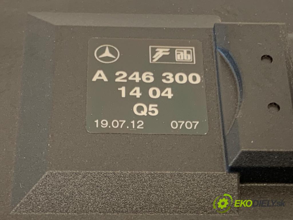 MERCEDES-BENZ W246 liftback 2012 100 kW B 200 CDI (246.201) 1796 Potenciometer plynu A2463001404 (Potenciometer plynového pedálu)