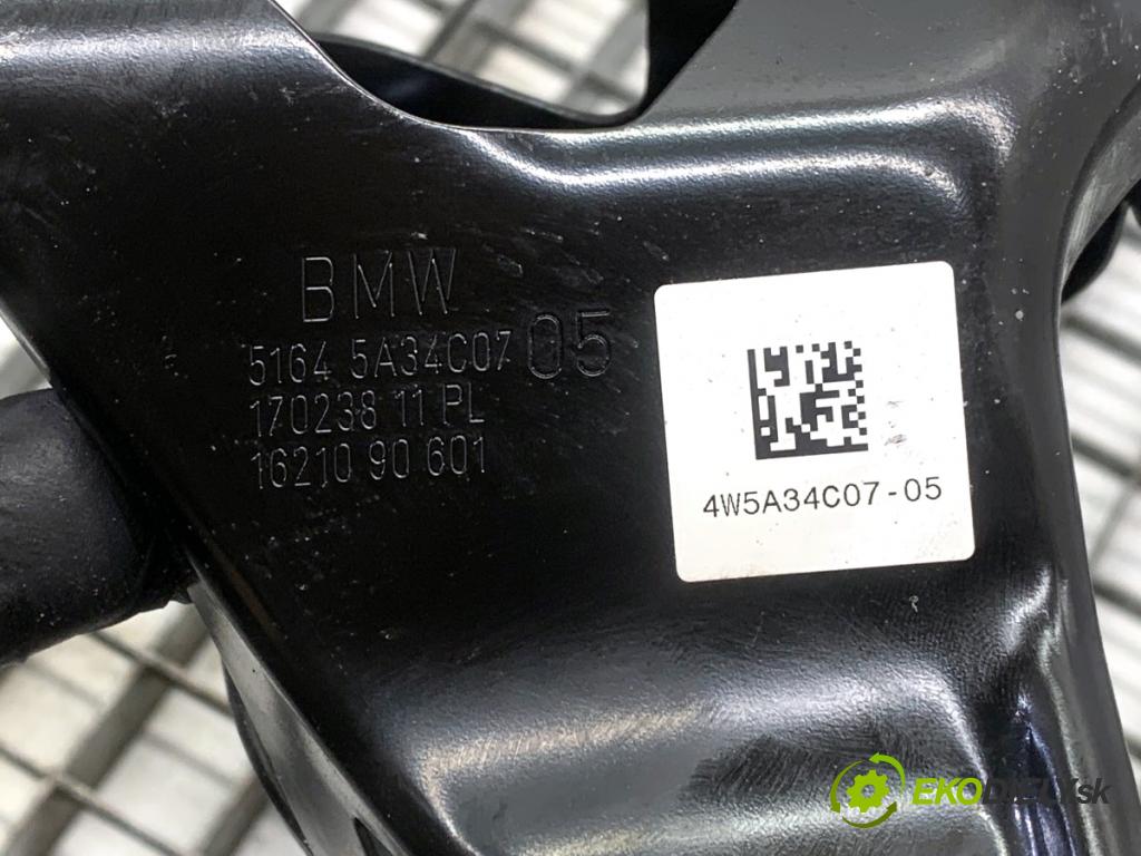 BMW 1  2025 110 kW 118d 110 kW [150 KM] 1995 držiak Úchyt svetla ľavy 5A34C07
