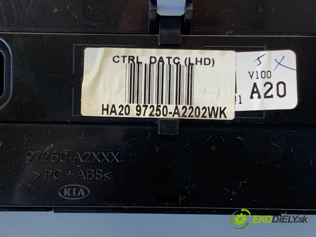 KIA CEED Kombi 2013 81 kW 1.6 CRDi 110 1582 Panel ovládania kúrenia 97250-A2202WK (Prepínacie páčky pod volantom)