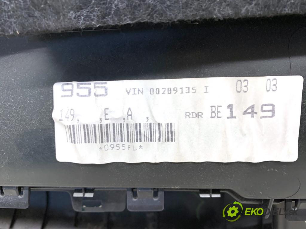 SUZUKI VITARA SUV 2016 88 kW 1.6 (APK 416) 1586 čalúnenie Dvere ľavy predný