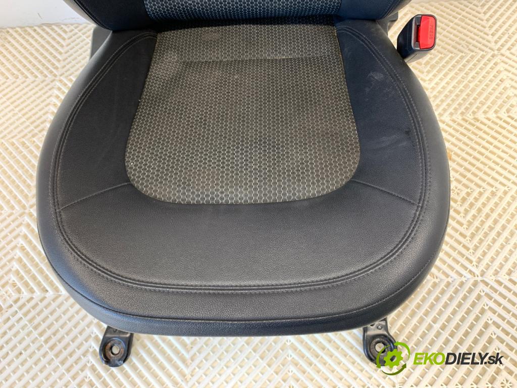 HYUNDAI ix35 SUV 2011 120 kW 2.0 1998 sedadlo pravý přední část