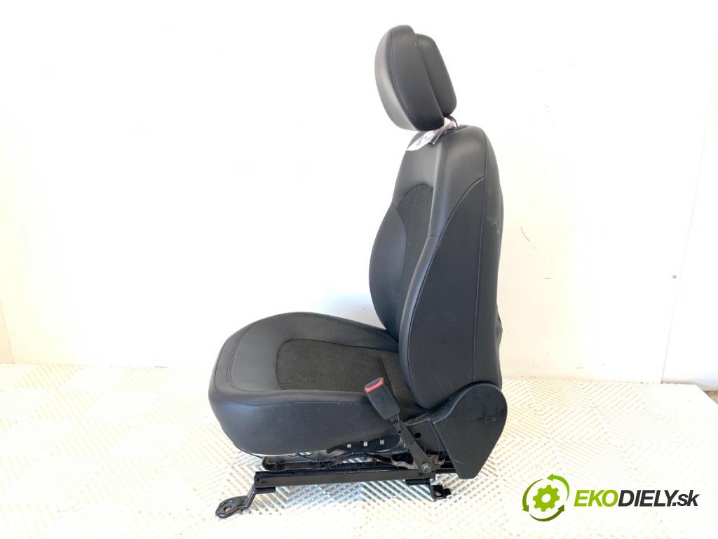 HYUNDAI ix35 SUV 2011 120 kW 2.0 1998 sedadlo pravý přední část