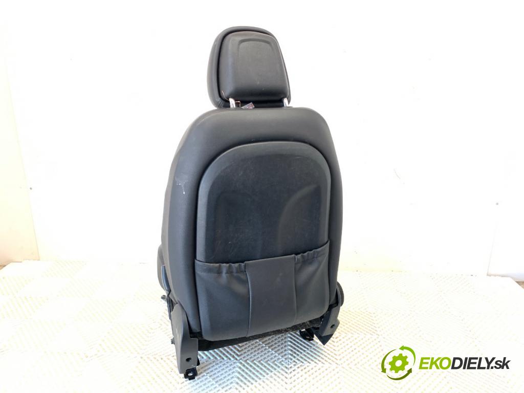 HYUNDAI ix35 SUV 2011 120 kW 2.0 1998 sedadlo pravý přední část
