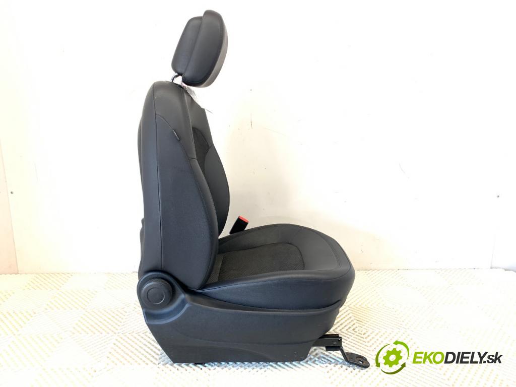 HYUNDAI ix35 SUV 2011 120 kW 2.0 1998 sedadlo pravý přední část