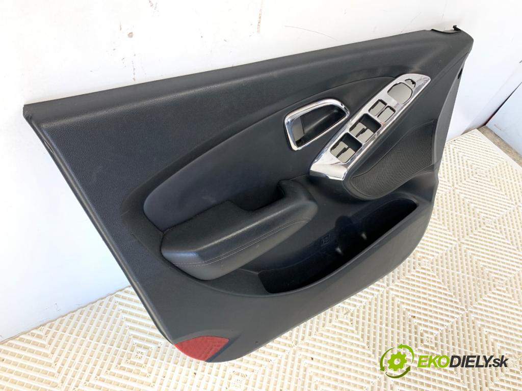 HYUNDAI ix35 SUV 2011 120 kW 2.0 1998 čalúnenie Dvere ľavy predný