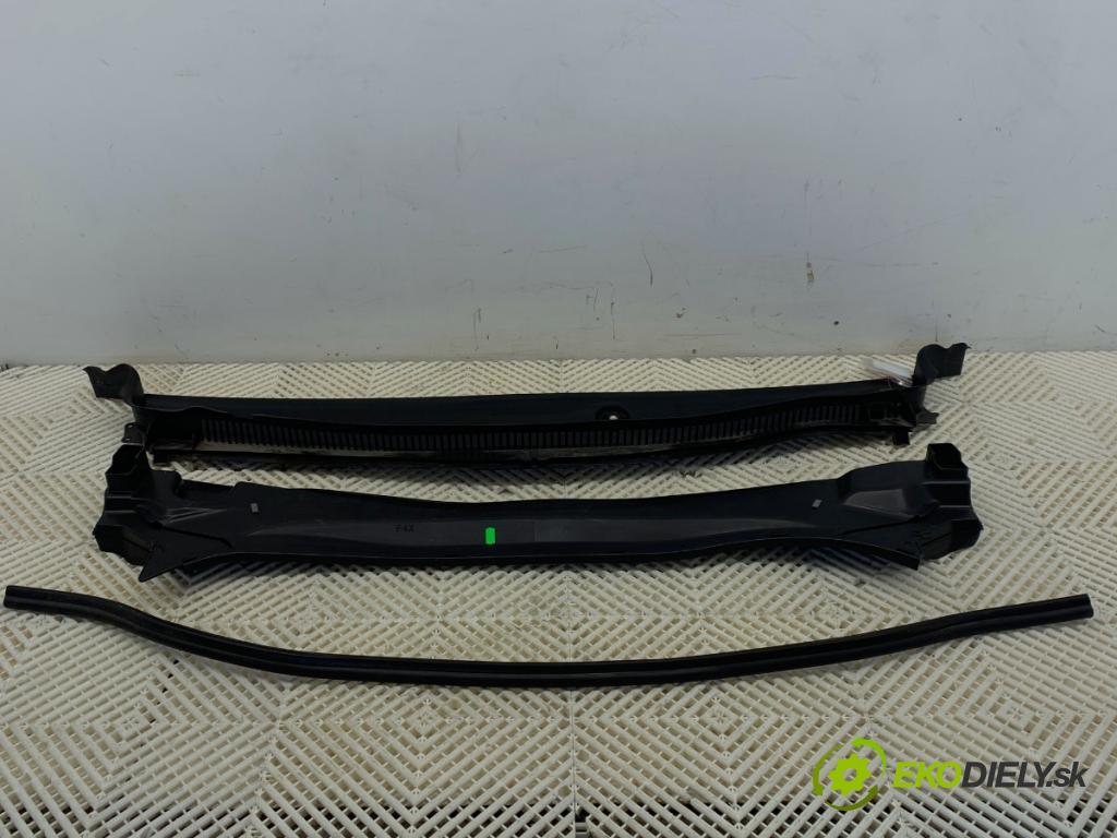 BMW 1  2025 110 kW 118d 110 kW [150 KM] 1995 torpédo plast pod čelní okno 9630115 7453937 (Plast pod čelním sklem)