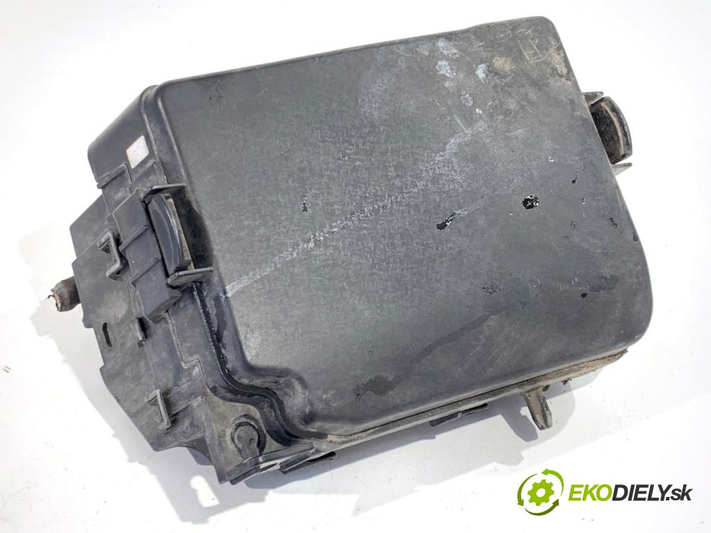 KIA CEED Kombi 2013 81 kW 1.6 CRDi 110 1582 skříňka poistková 91216-A2322 (Pojistková skříňka)