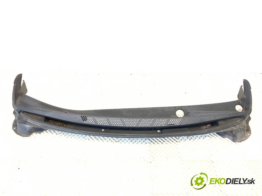 KIA CEED Kombi 2013 81 kW 1.6 CRDi 110 1582 torpédo plast pod čelní okno 86151-A2000 (Plast pod čelním sklem)