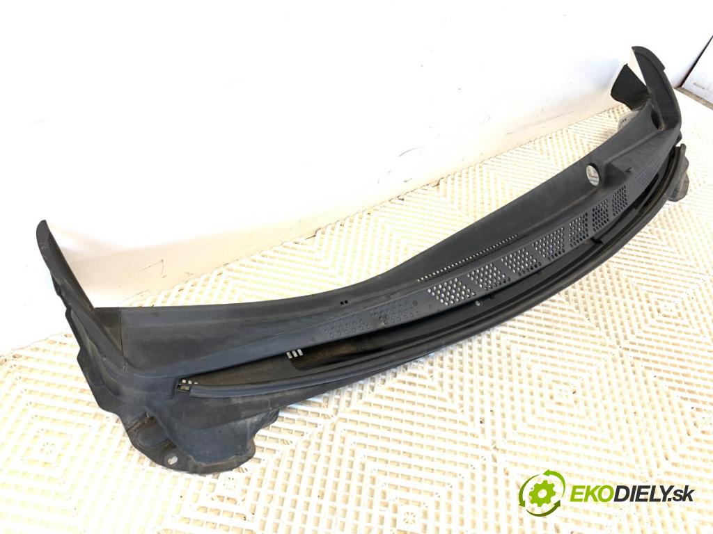 KIA CEED Kombi 2013 81 kW 1.6 CRDi 110 1582 Torpédo, plast pod čelné okno 86151-A2000 (Torpédo (plast pod čelným sklom))