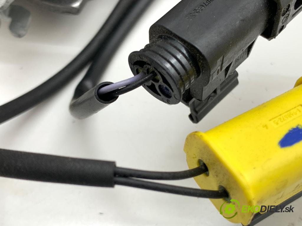 BMW 1  2025 110 kW 118d 110 kW [150 KM] 1995 zámok kapoty přední část levý 5A35FD7
