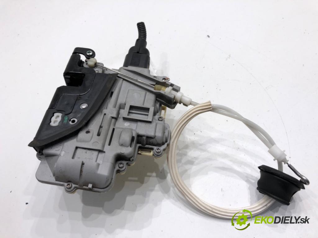 AUDI Q7 4L SUV 2008 176 kW 3.0 TDI quattro 2967 zámok Dvere pravy predný 3C1837016A