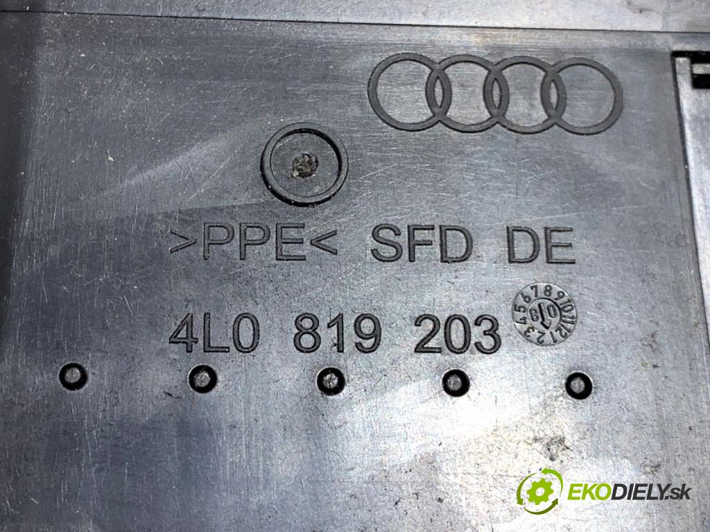 AUDI Q7 4L SUV 2008 176 kW 3.0 TDI quattro 2967 Mriežky kúrenia zad 4L0819203K