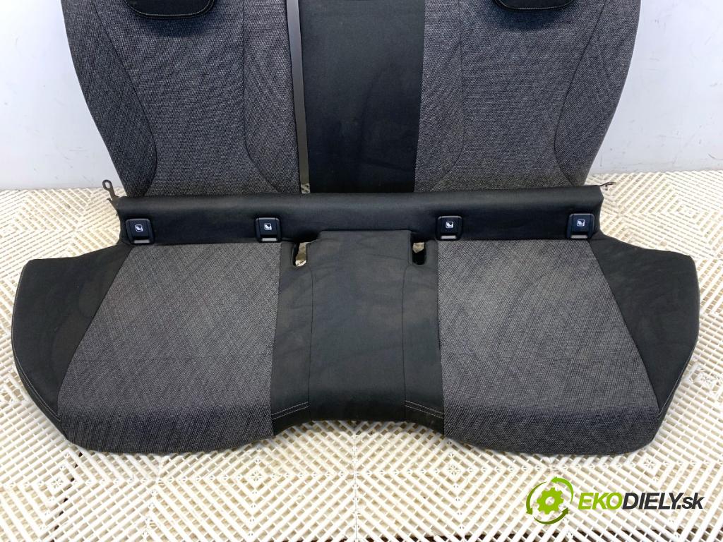 BMW 1  2025 110 kW 118d 110 kW [150 KM] 1995 Sedadlo druhý rad