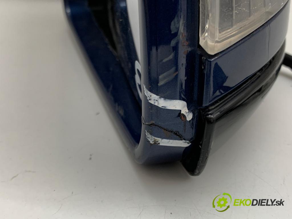 MERCEDES-BENZ W246 liftback 2012 100 kW B 200 CDI (246.201) 1796 zpětné zrcátko pravý 240