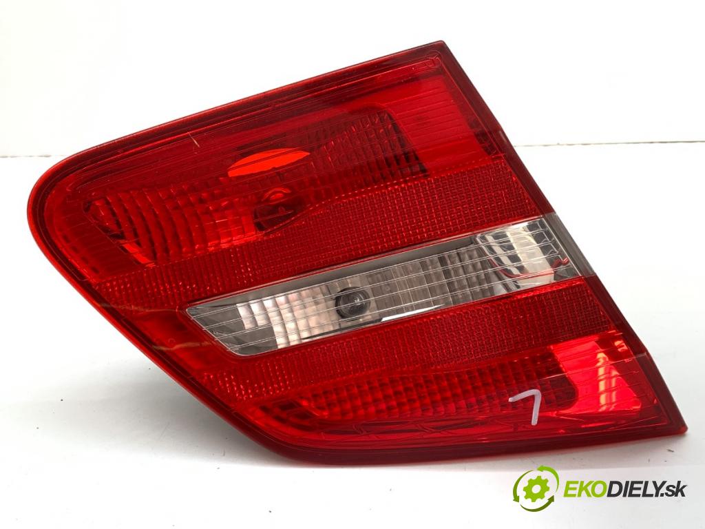 MERCEDES-BENZ W246 liftback 2012 100 kW B 200 CDI (246.201) 1796 Svetlo zad ľavá strana vnútorná A2468200764 (Kľučka dverí ostatné)