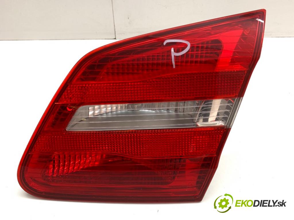 MERCEDES-BENZ W246 liftback 2012 100 kW B 200 CDI (246.201) 1796 Svetlo zad pravá vnútorná A2468200864 (Kľučka dverí ostatné)