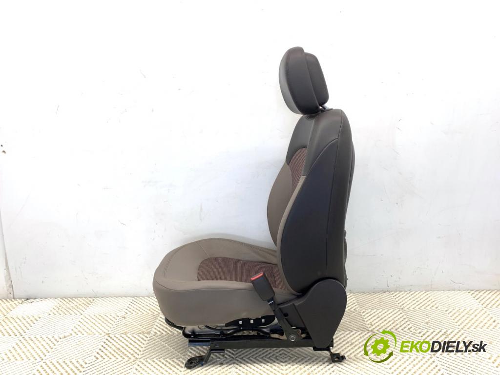 HYUNDAI ix35 SUV 2012 99 kW 1.6 1591 sedadlo pravý přední část