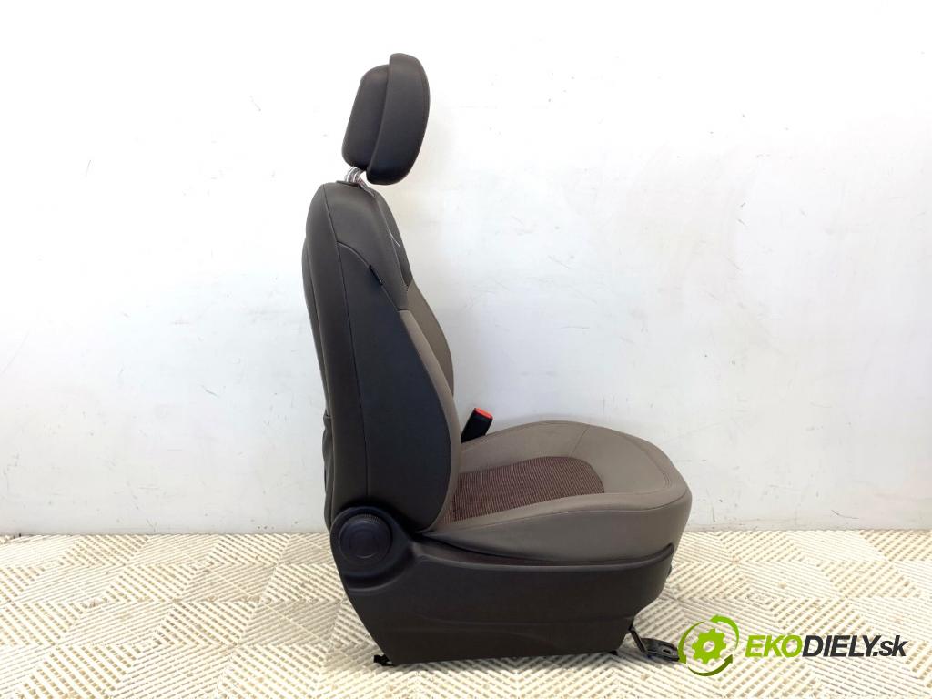 HYUNDAI ix35 SUV 2012 99 kW 1.6 1591 sedadlo pravý přední část