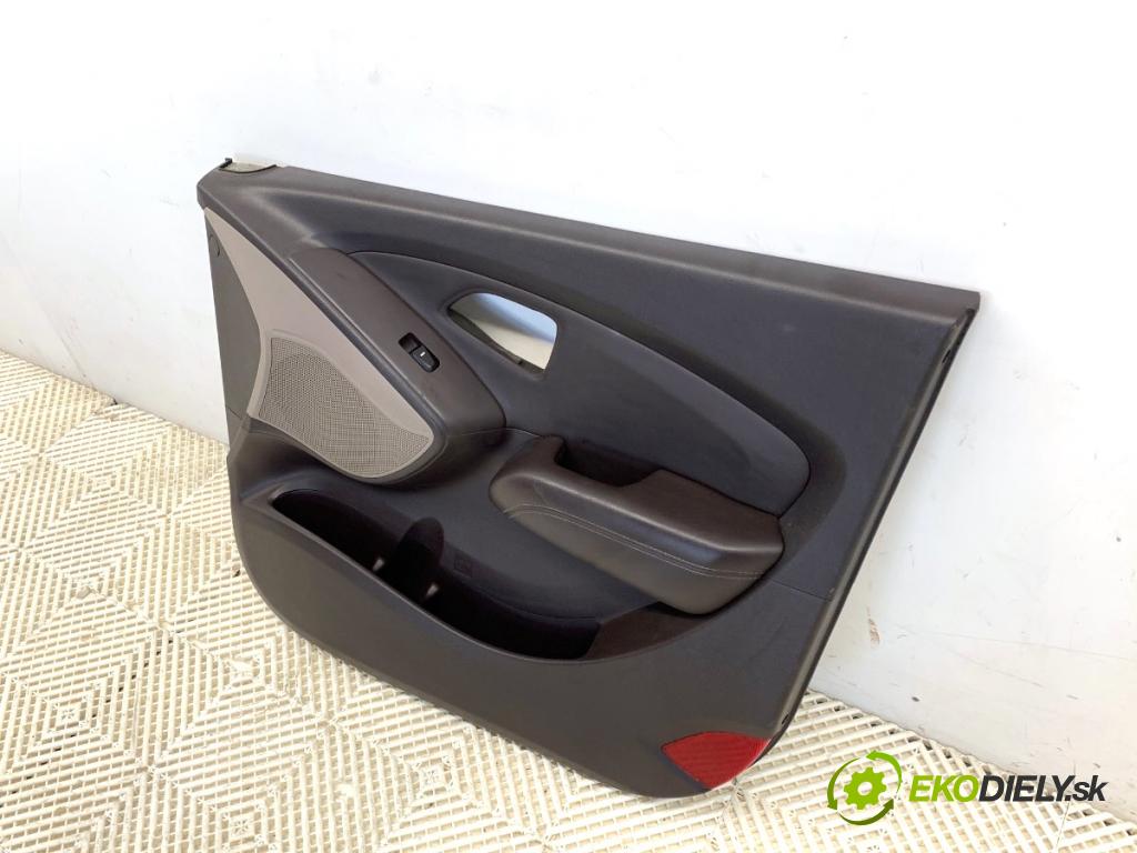 HYUNDAI ix35 SUV 2012 99 kW 1.6 1591 čalúnenie Dvere pravy predný