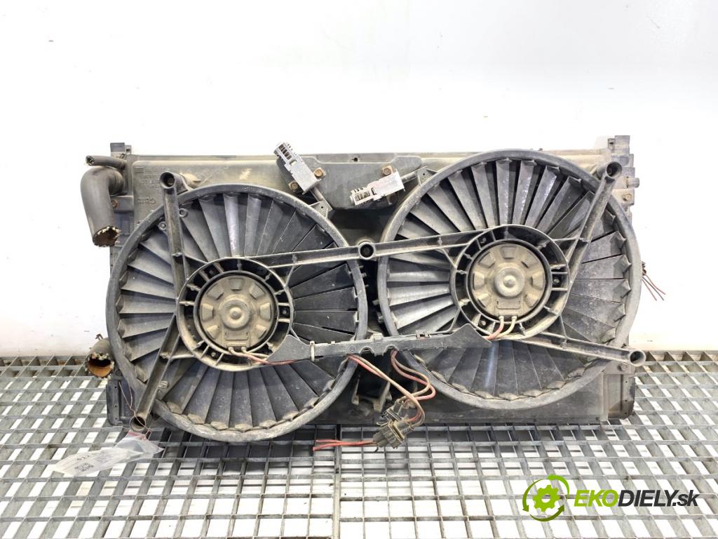 VW TRANSPORTER T4 Autobus 2000 50 kW 1.9 TD 1896 Chladič vody 7D0121207 7M0121183 (Chladič vody)