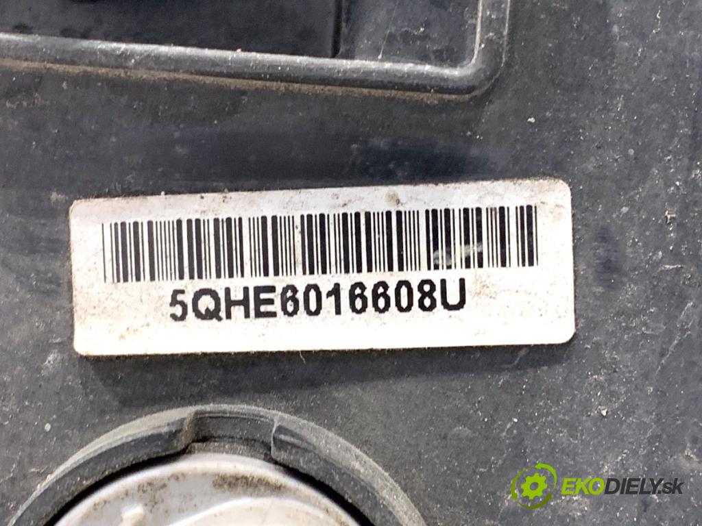 SUZUKI VITARA SUV 2016 88 kW 1.6 (APK 416) 1586 Svetlo DRL: ľavy predný