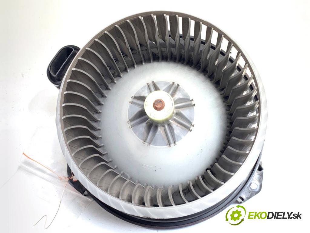 TOYOTA AVENSIS T27 Kombi 2011 108 kW 1.8 (ZRT271_) 1798 ventilátor kúrenia AV272700-8103