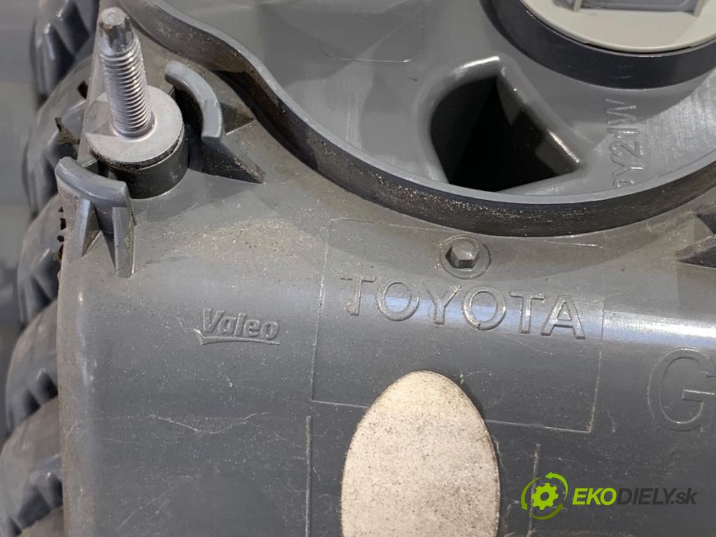 TOYOTA AVENSIS T27 Kombi 2011 108 kW 1.8 (ZRT271_) 1798 Svetlo ľavy zad