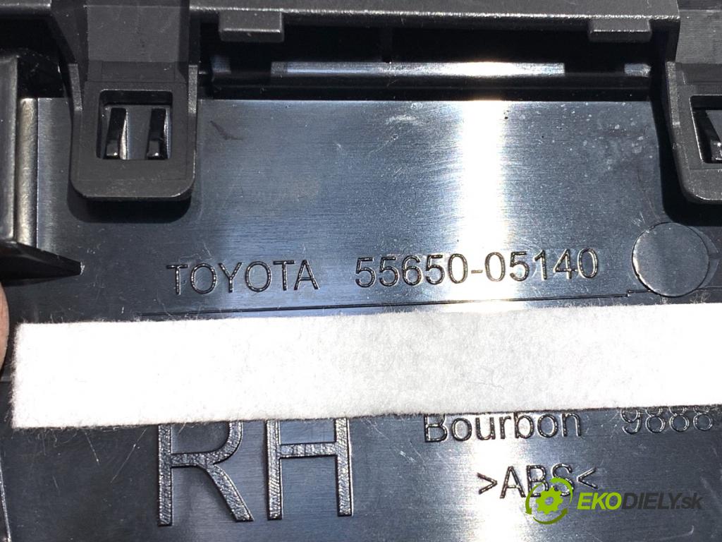TOYOTA AVENSIS T27 Kombi 2011 108 kW 1.8 (ZRT271_) 1798 Mriežky kúrenia pravy predný 55650-05140