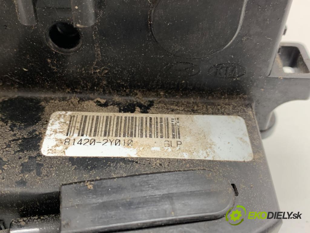HYUNDAI ix35 SUV 2012 99 kW 1.6 1591 zámok dveře pravý zadní část 81420-2Y010