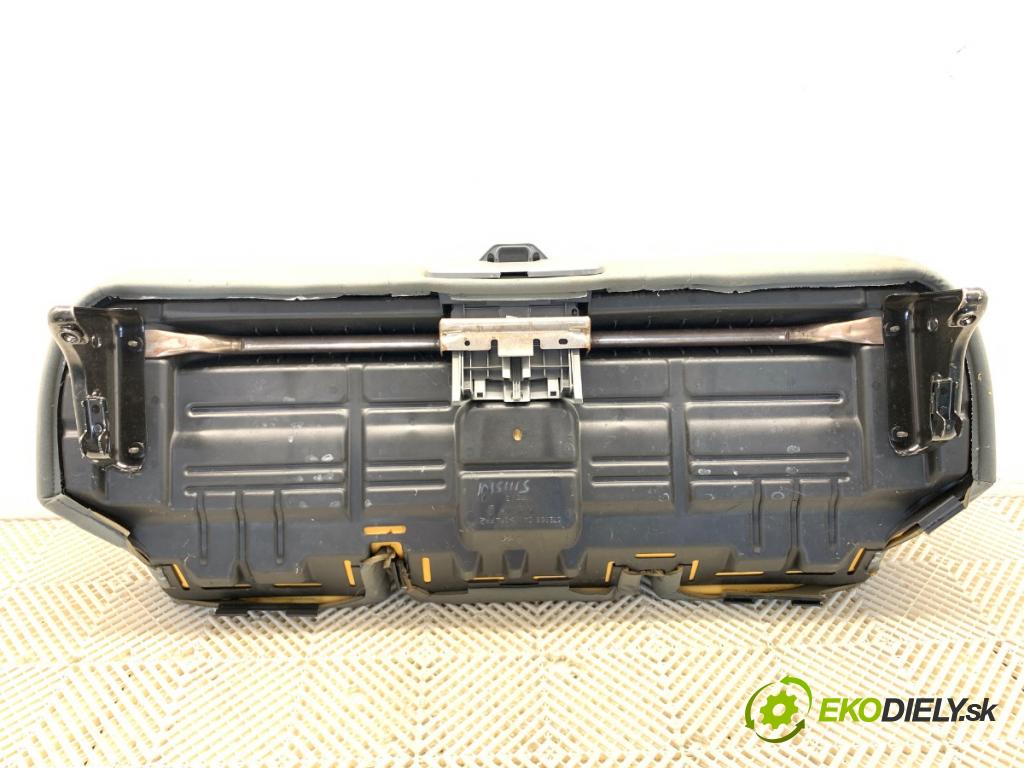 JEEP GRAND CHEROKEE WK samochód terenowy zamknięty 2006 148 kW 3.7 V6 4x4 3700 sedadlo druhý VLÁDA: