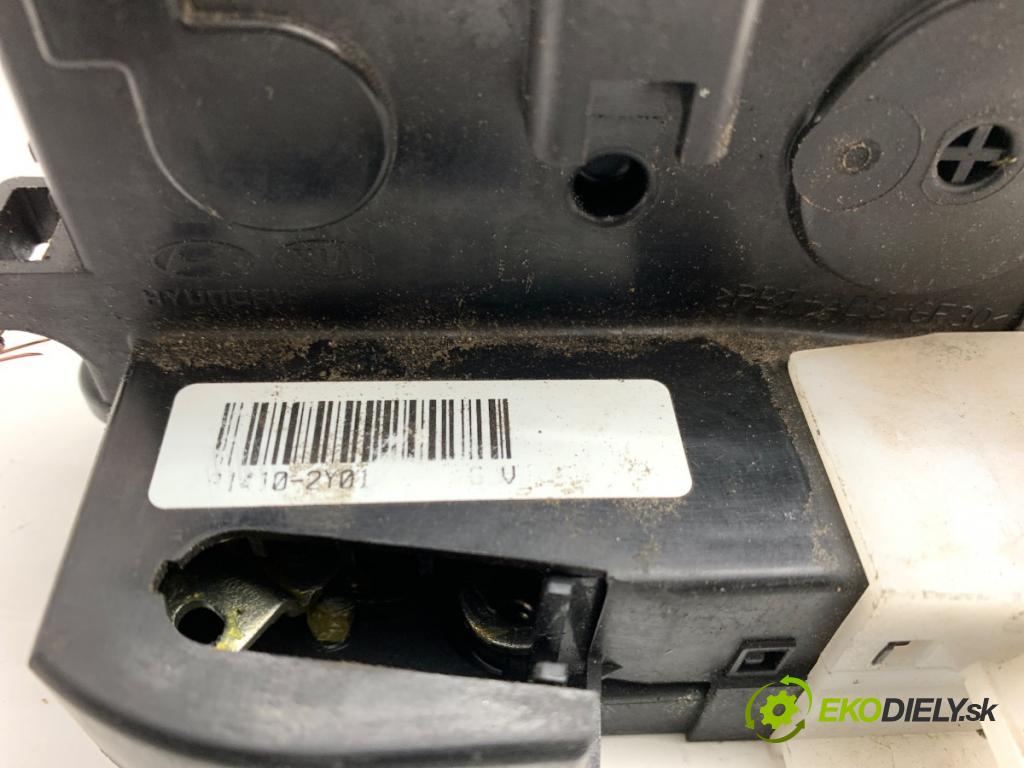 HYUNDAI ix35 SUV 2012 99 kW 1.6 1591 zámok dveře levý zadní část 81410-2Y01