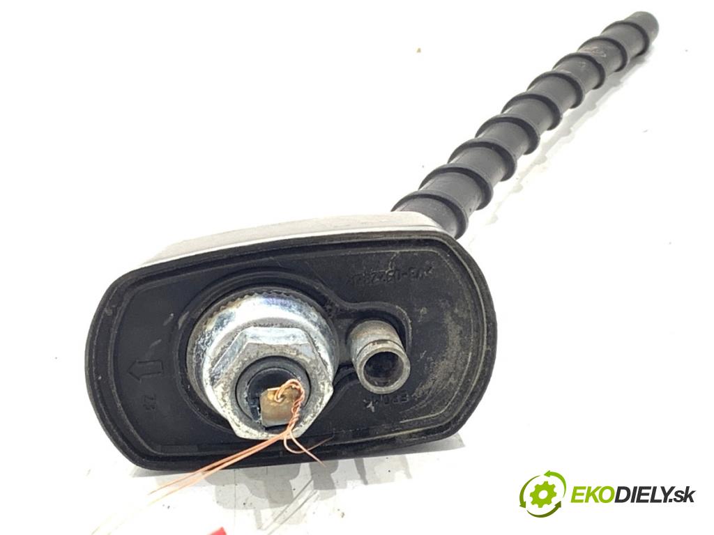 HYUNDAI ix35 SUV 2012 99 kW 1.6 1591 ANTENA V3-05228EK