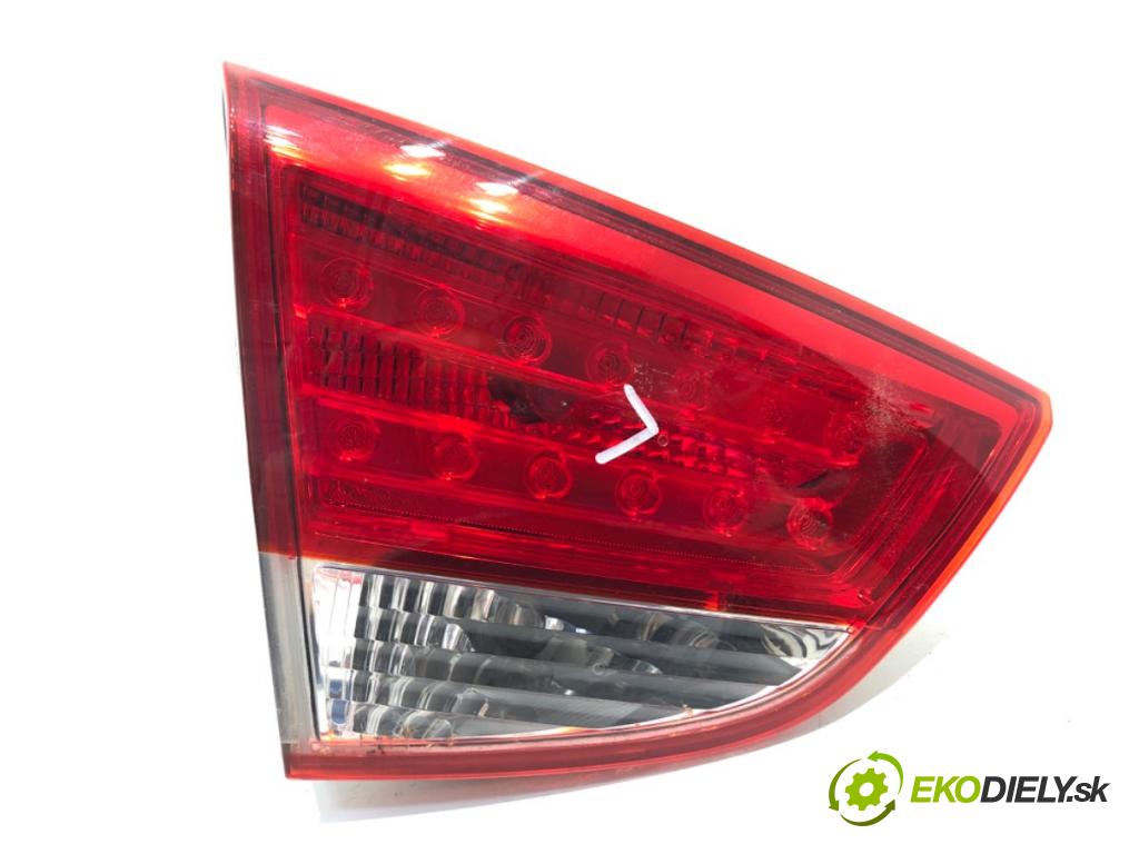 HYUNDAI ix35 SUV 2012 99 kW 1.6 1591 světlo levý zadní část vnitřní 92405-2Y0