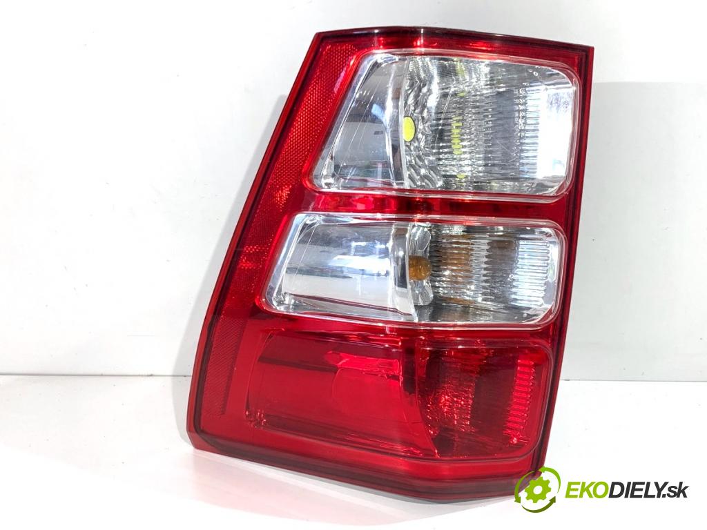 SUZUKI GRAND VITARA II samochód terenowy zamknięty 2006 103 kW 2.0 Napęd na wszystkie koła (TD54, JB420) 1995 Svetlo pravy zad 08-218-1944R-B