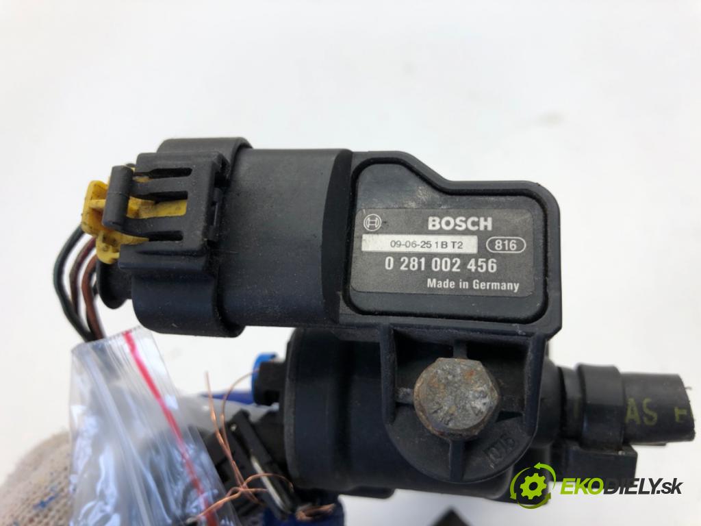 SUZUKI GRAND VITARA II samochód terenowy zamknięty 2006 103 kW 2.0 Napęd na wszystkie koła (TD54, JB420) 1995 vstřikovač LPG 67R-010233