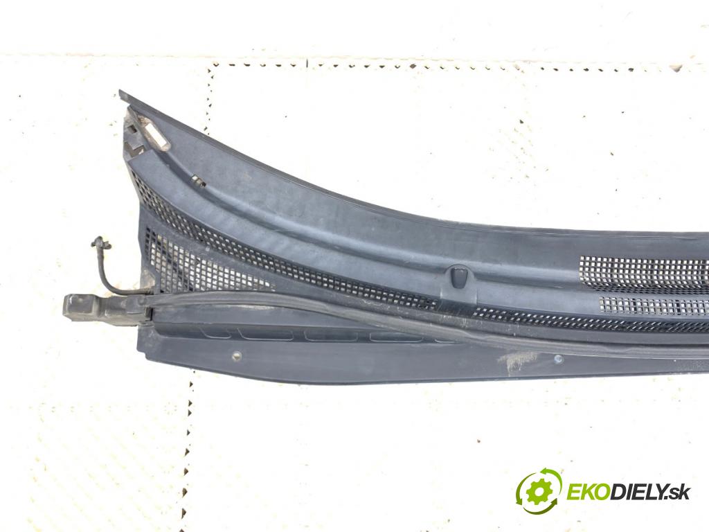 HYUNDAI ix35 SUV 2012 99 kW 1.6 1591 Torpédo, plast pod čelné okno 86151-2Y000 (Torpédo (plast pod čelným sklom))