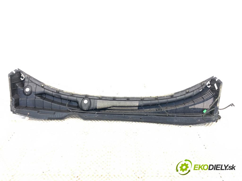HYUNDAI ix35 SUV 2012 99 kW 1.6 1591 Torpédo, plast pod čelné okno 86151-2Y000 (Torpédo (plast pod čelným sklom))