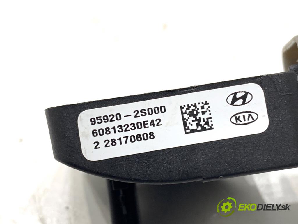 HYUNDAI ix35 SUV 2012 99 kW 1.6 1591 snímač nárazu 95920-2S000 (Snímač nárazu)
