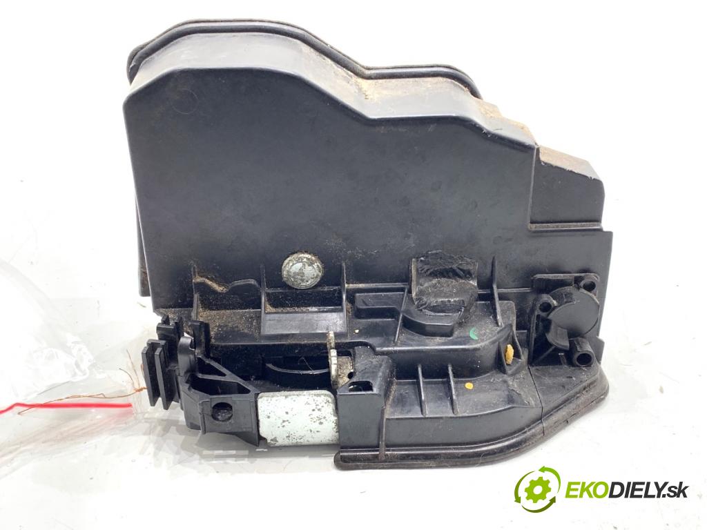 BMW F30 sedan 2012 120 kW 320 d 1995 zámok dveře levý zadní část 7229459