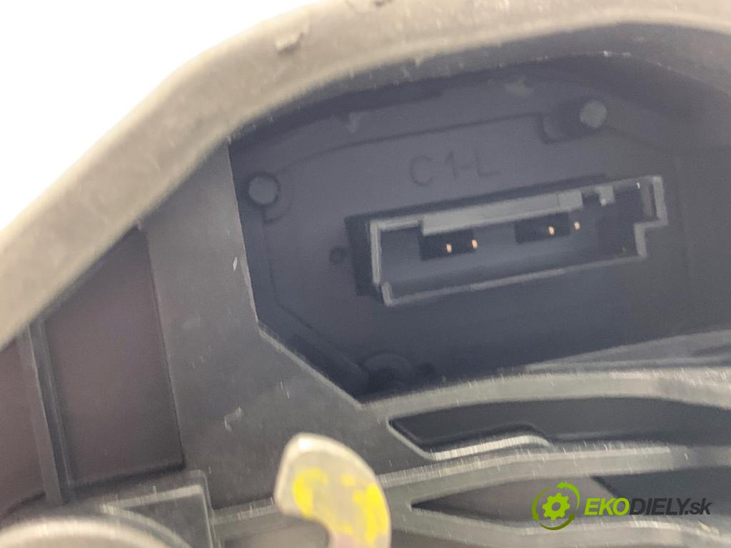 BMW F30 sedan 2012 120 kW 320 d 1995 zámok Dvere ľavy predný 7229461